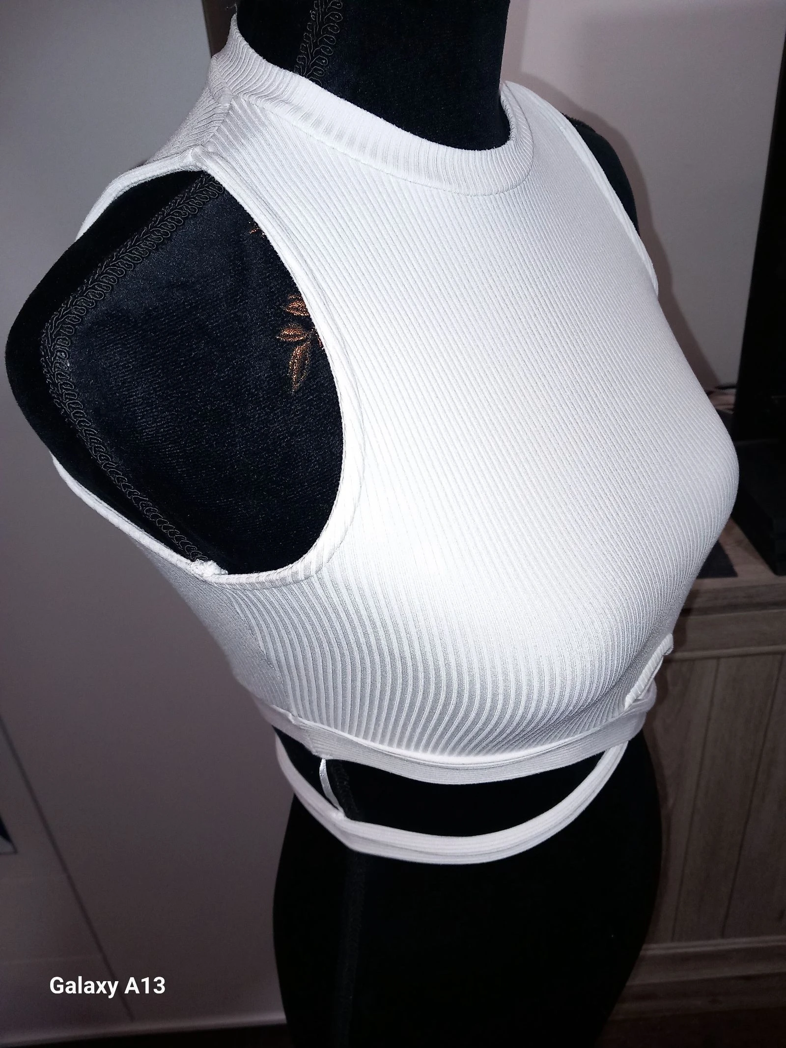 White ribbed crop top tied at the waist – Bershka (Size XS) – photo 3